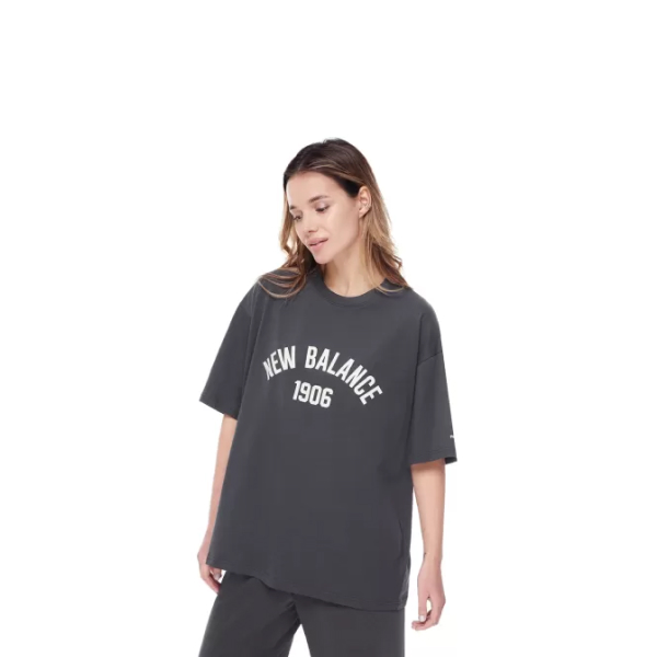 Футболка женская New Balance Essentials Varsity Oversized T-Shirt