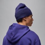 Шапка Nike J PEAK BEANIE ESS